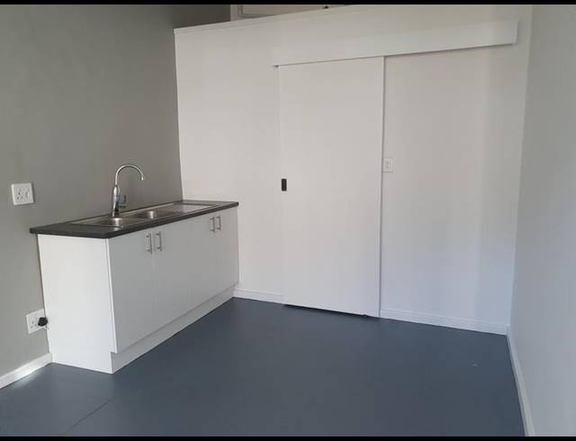 1 BEDROOM PROPERTY TO RENT IN WALMER ESTATE